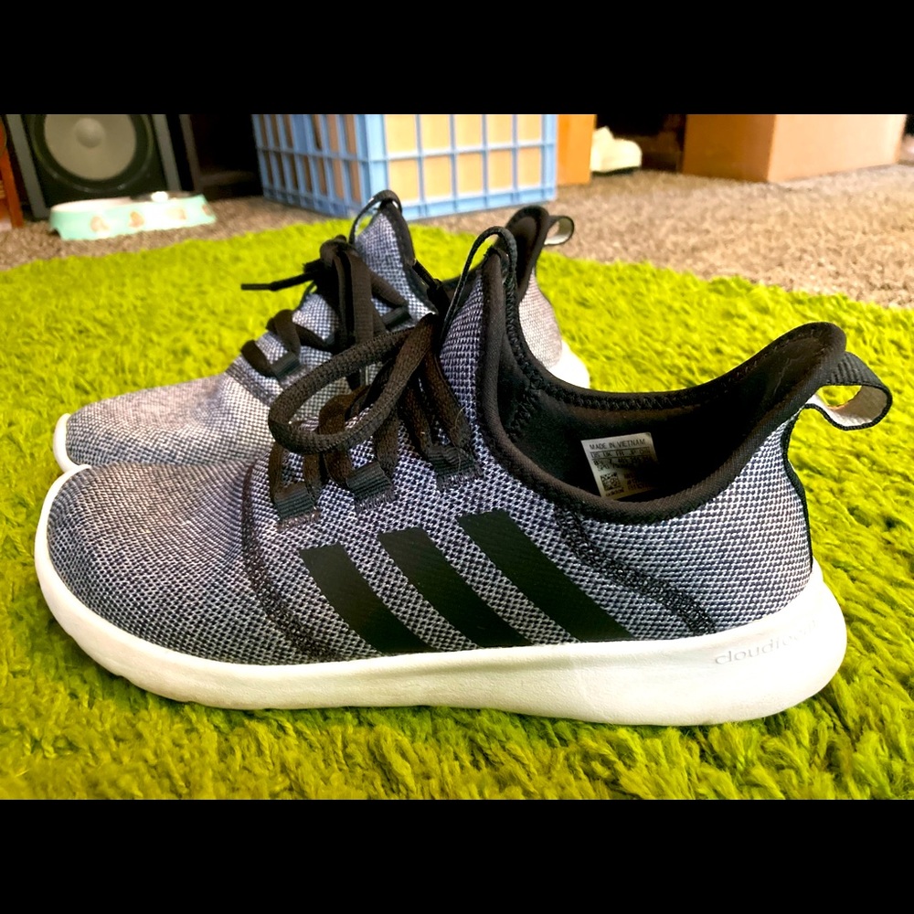 Hardly worn gray adidas cloud foam shoes!
